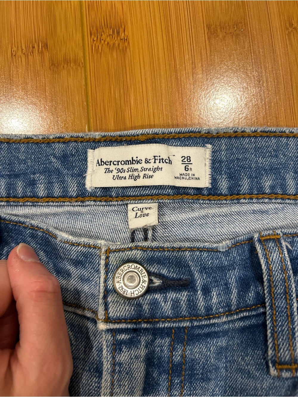 Abercrombie & Fitch Curve Love Jeans